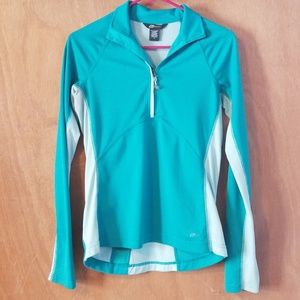 athletic pullover